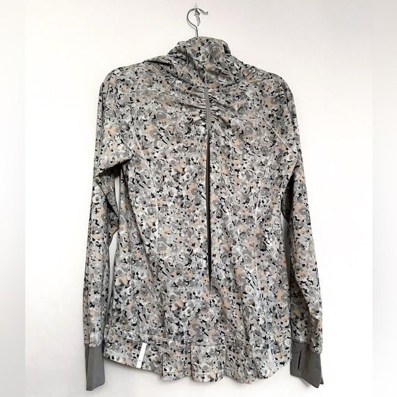 Lululemon Lightened Up Pullover Not So Petite Fleur Silver Spoon/Ambient Grey 6 - Picture 7 of 16